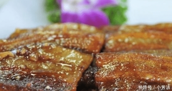 服务员|老外在中国餐厅点了一个“饼”,却端上来的是鱼,直呼弄错了吧