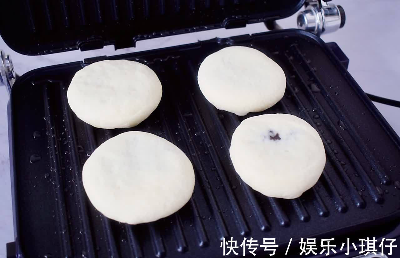 外酥|红豆沙饼,外酥里嫩,软糯美味热乎乎