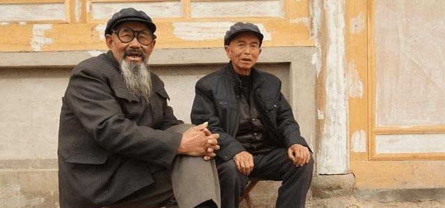 易经@人能活多久,民间俗语“人老两年坎”是什么意思?