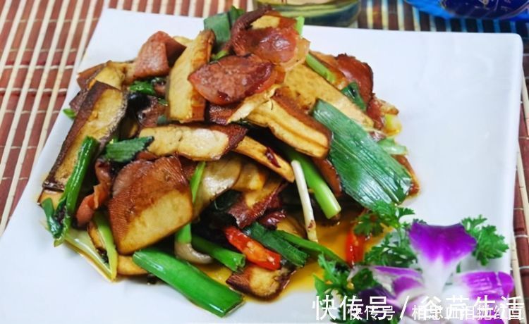 豆腐干|人到中年想长寿,3种美食离不开,排毒护肝,延缓衰老,改善体质