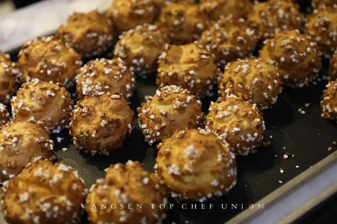 一次就能成功，入口即化的爆浆流心巨无霸泡芙！