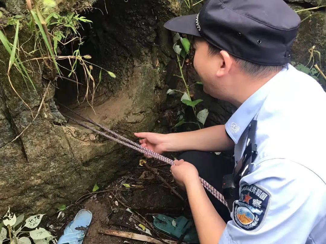 俞奶奶|“救救我……”下水管里传来微弱呼救，警察蜀黍出手了