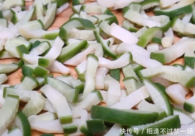 无水无油|腌萝卜条的家常做法,简单易学,酸甜口味,超级下饭