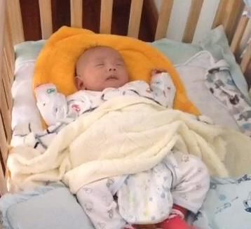 宝宝|宝宝睡觉出现这几种“姿势”,家长警惕了宝宝脾胃亮了警示灯