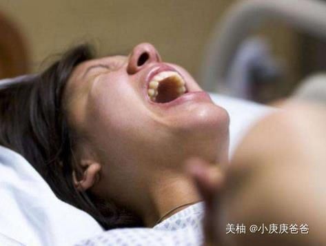 孕妇|女子怀孕11个月没生，医生强行剖腹产，宝宝出生后家人哭成一片