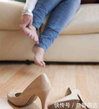 小窍门 原来穿高跟鞋不累是有窍门的!三个小方法,让你爱上高跟鞋