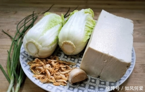 冬季吃饭没胃口,北方炖菜符合你的口味,娃娃鱼炖豆腐最好下饭