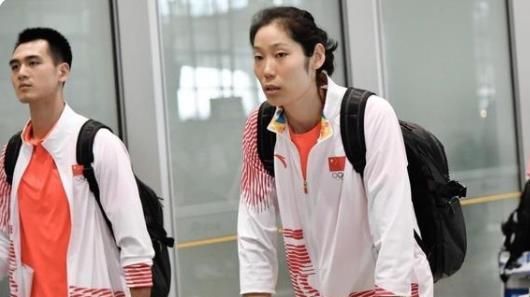 中国女排|祝福惠若琪!2大新身份曝光,前女排队长勇挑重担,朱婷值得效仿