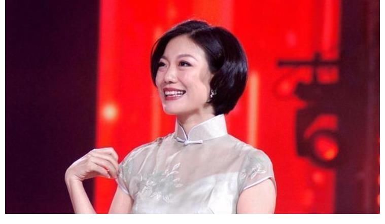 晨歌|她在《星光大道》拿过冠军，还登上央视春晚，现在却街头卖唱！