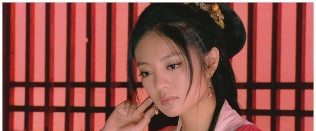 红绳|下海系红绳,从良断青丝,古代青楼女子为何在腰间系一根红绳