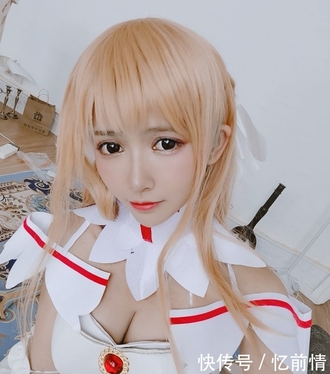 亚丝娜|亚丝娜创世神cosplay！你愿意做我的桐人吗！CN：鳗鱼霏儿