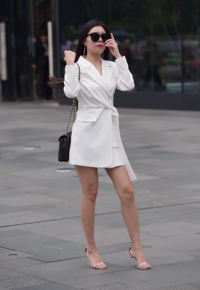 女人三十一枝花,靠颜值还是靠气质这几款穿搭让你满屏少女感