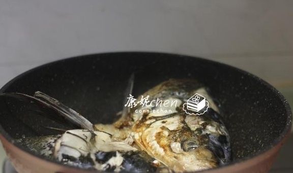  鱼头这样做鲜香入味，滋味无穷，老少都爱吃，孩子多吃聪明体质好