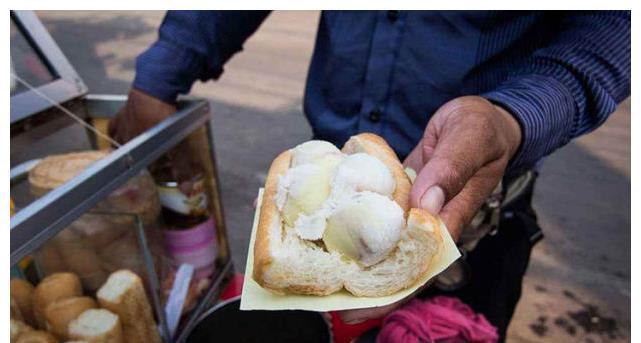 父母|男孩胃里发现一团“胶”,父母眼中的好零食,制作环境堪比垃圾场