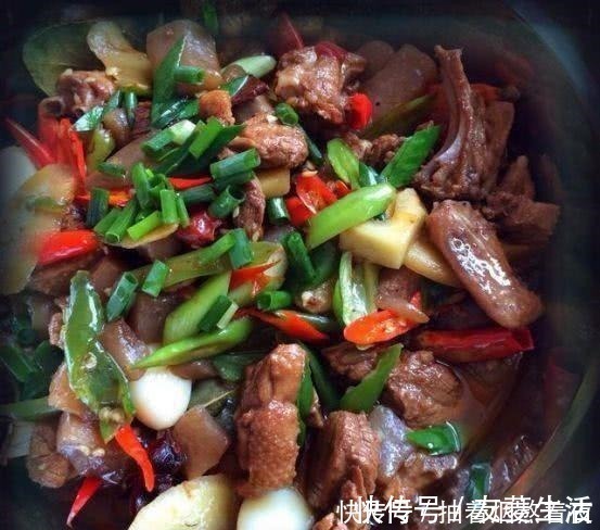 家庭聚餐不用去饭店，几道百吃不厌家常菜，下酒下饭，解馋又实惠！