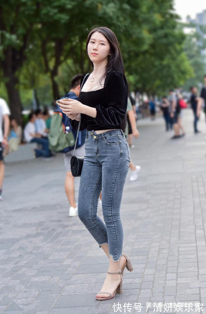 小姐姐|衣品好的时尚女生,穿牛仔裤也能美出新感觉,值得借鉴