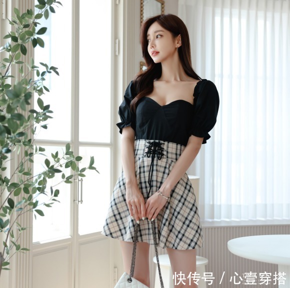 时尚|女神孙允珠时尚搭配:约德尔古调黑玫中欧田园衣裙