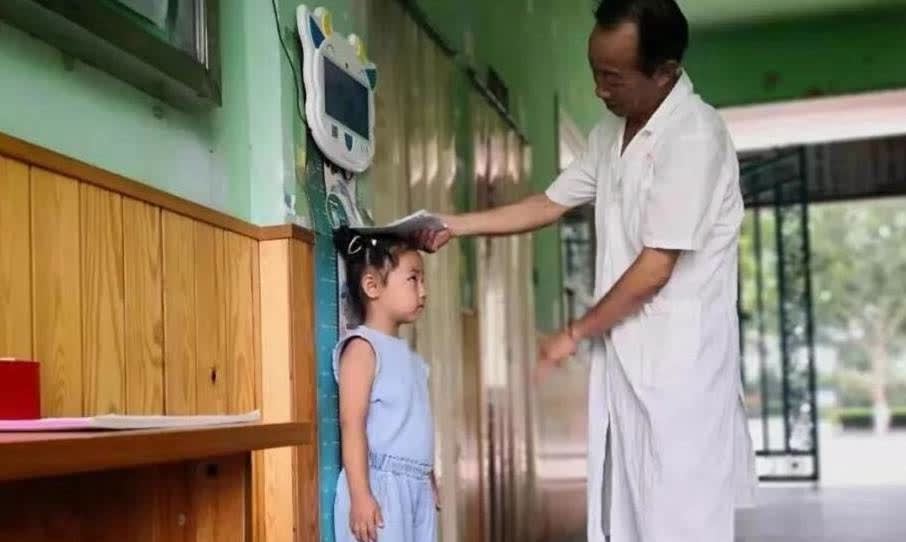 中国人|孩子们停止长高会有这3个表现,如果发现,说明身高定了型