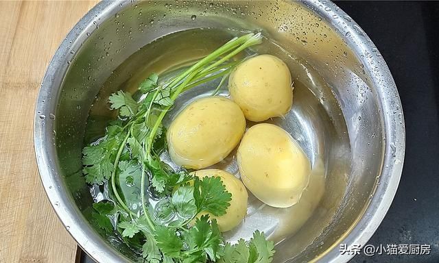 土豆条|饭店里卖几十元的香辣土豆条美食,教你在家自己做,几块钱搞定