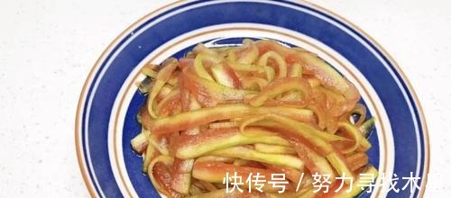 我一个人|吃完西瓜,剩下的西瓜皮西瓜籽不要扔,这样做美食好吃又清肺止痰!