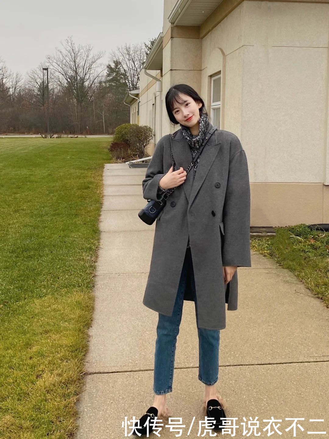 穿大衣选对颜色很重要，这3种颜色百搭质感又时尚，谁穿谁优雅