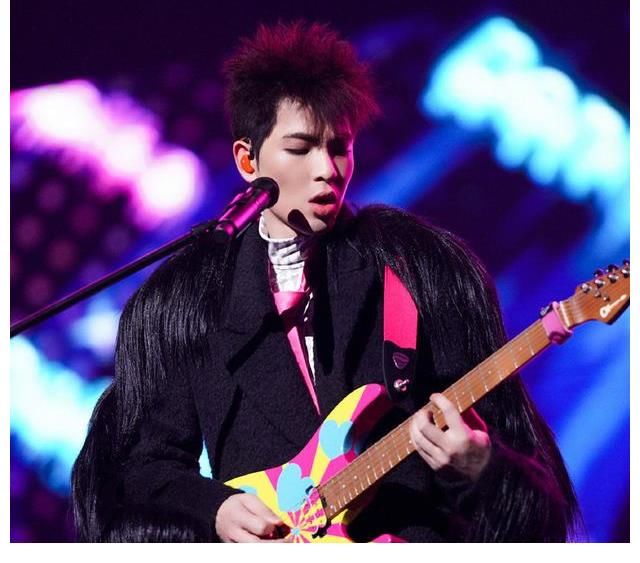 浙江卫视新春晚会连办2场，百位嘉宾出席，周杰伦陈奕迅A妹齐聚