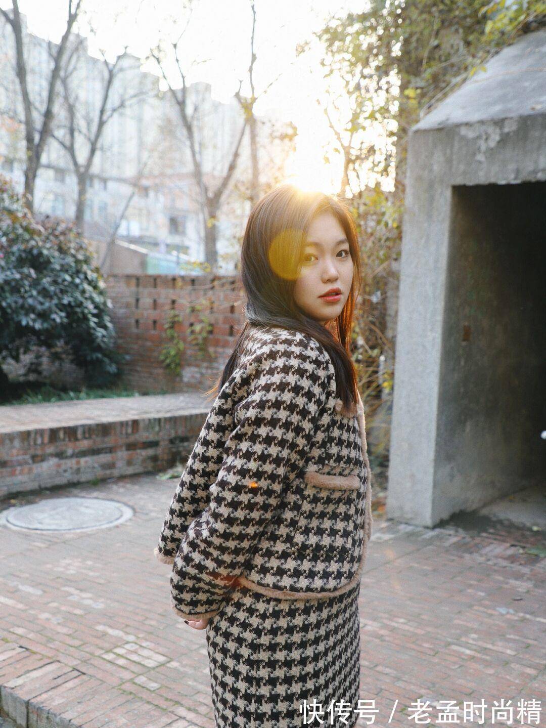 穿搭 这5色小香风套装你有哪套?穿出女人的自信,温婉大方,时尚迷人