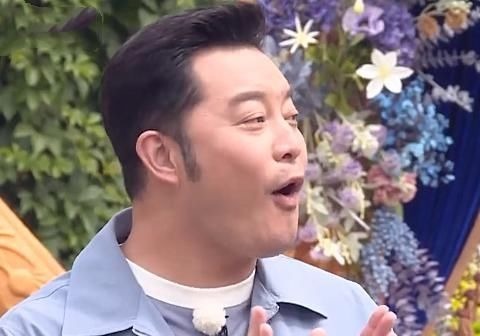 奔跑吧baby盛装亮相时，谁注意到蔡徐坤的反应素质不是装的