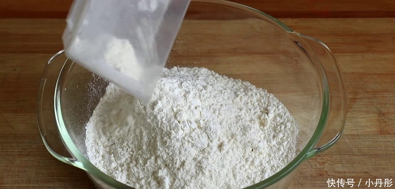 面粉最解馋的做法, 10分钟搞定早餐, 我家一周吃4次, 家人百吃不腻