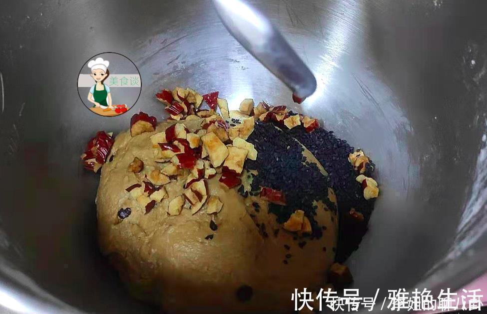 女人到中年,建议早餐多吃此,蒸一蒸就好,气血双补,吃出好气色