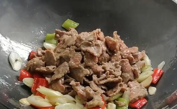 牛肉|小炒牛肉有诀窍,做法简单,鲜香美味,鲜嫩爽滑,超级好吃
