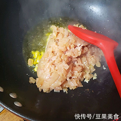 #暖冬酱在手,嗨吃部队锅#藤椒味炸酱