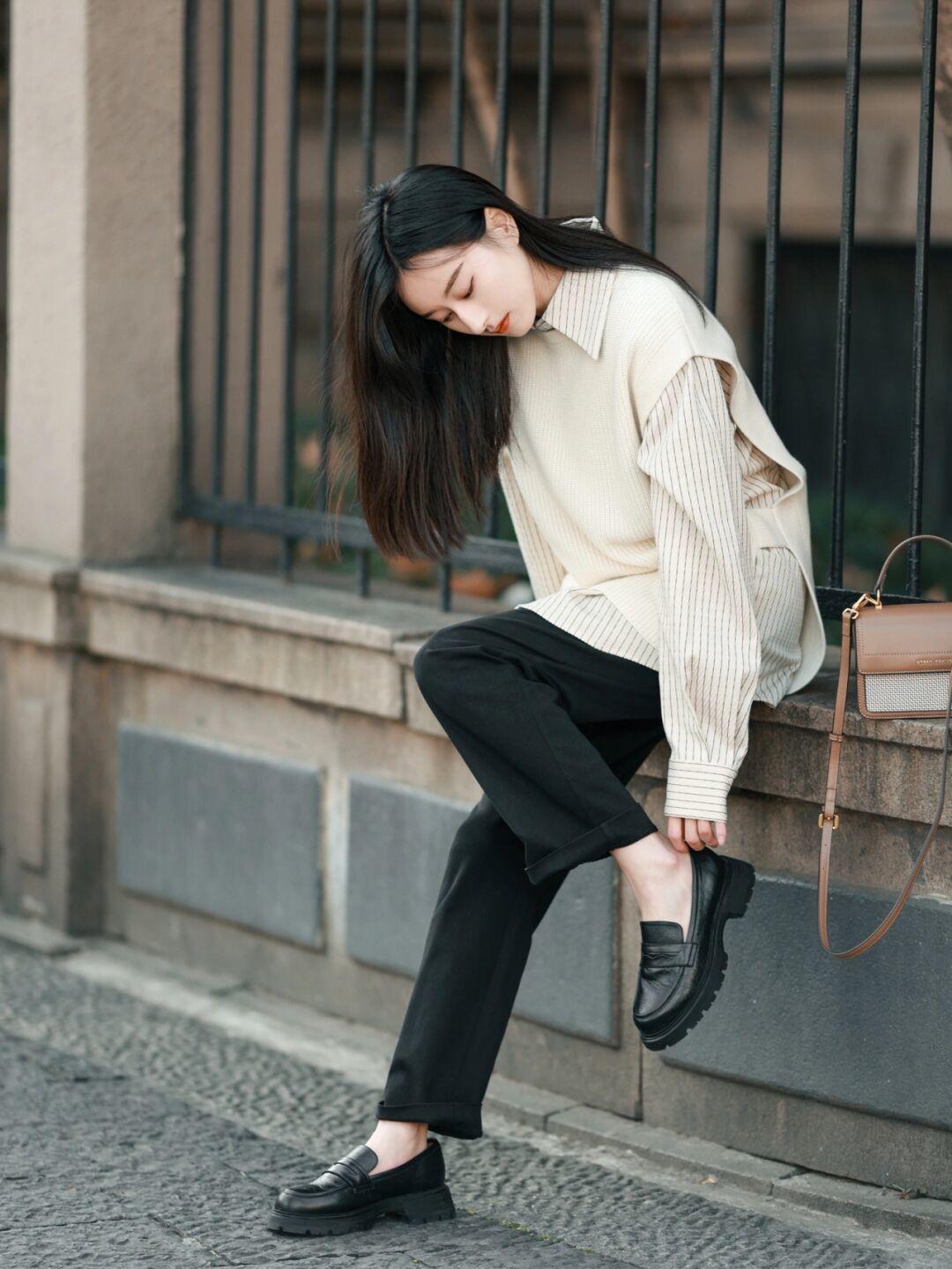 更上一层楼 “毛衣”怎么穿出时尚感?看看这些搭配造型,保暖温柔又显瘦