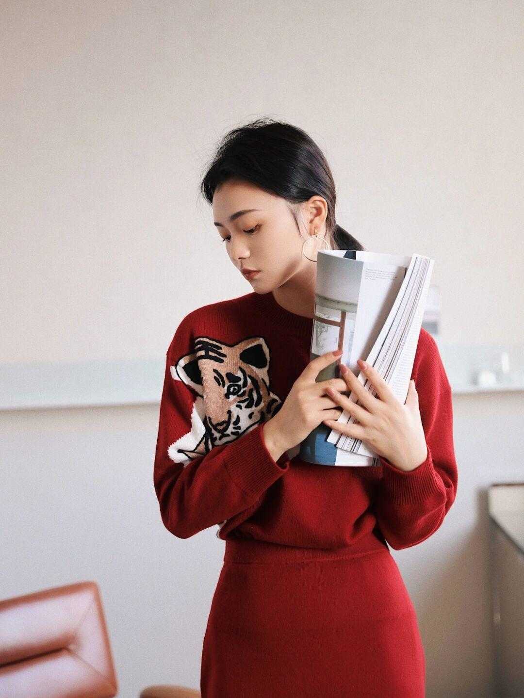 小老虎|冬天穿衣一定要有氛围感!选择这几款“小老虎”单品,可爱又减龄