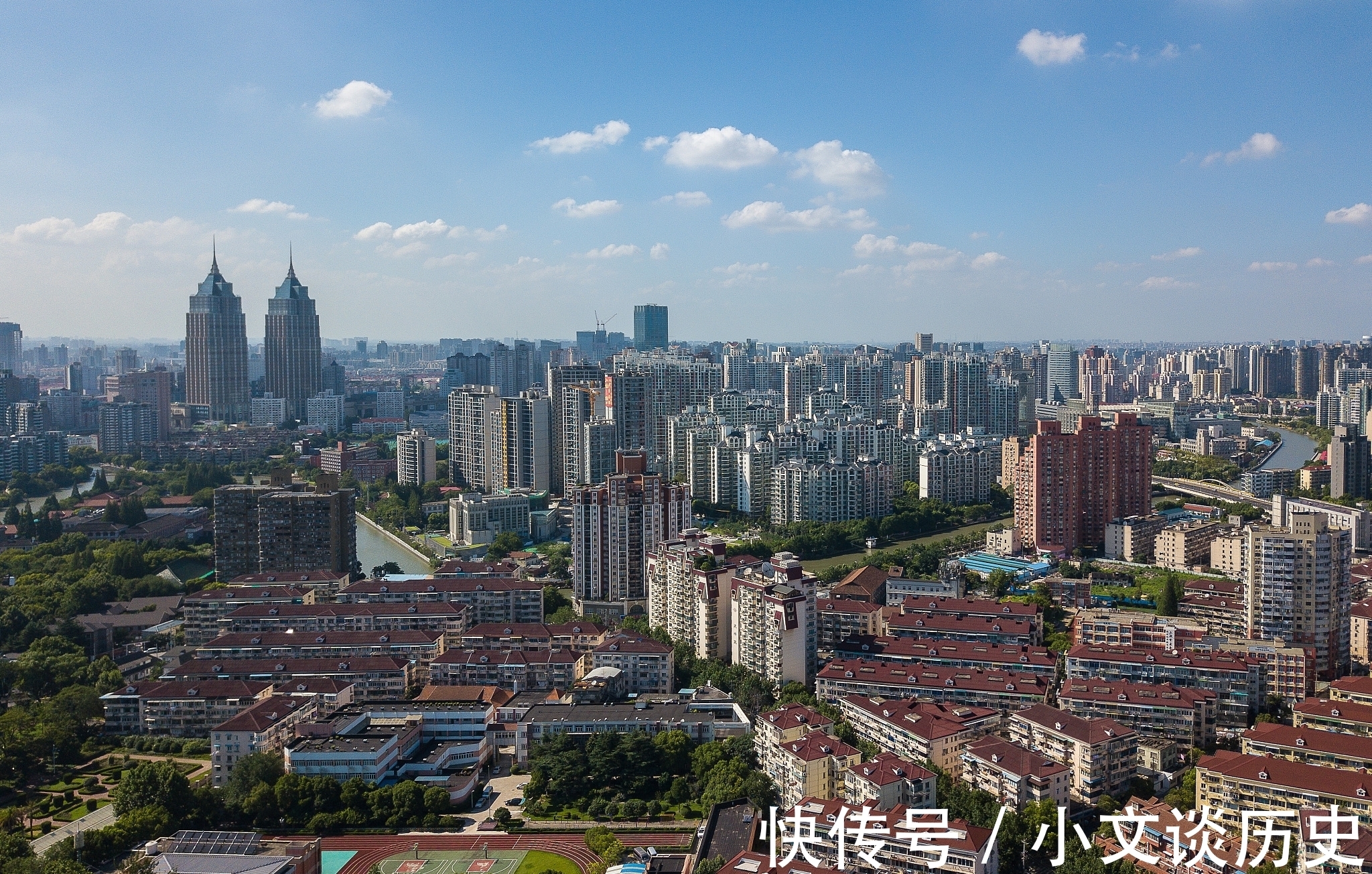直白点|有钱人正从别墅搬回高层,别墅“不吃香”了?“3大硬伤”很真实