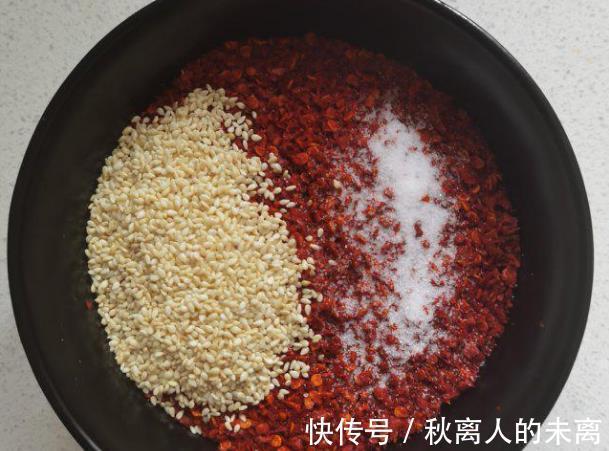 辣椒油|做辣椒油,记住3个技巧,辣椒油红亮又香浓,拌什么都好吃又好吃