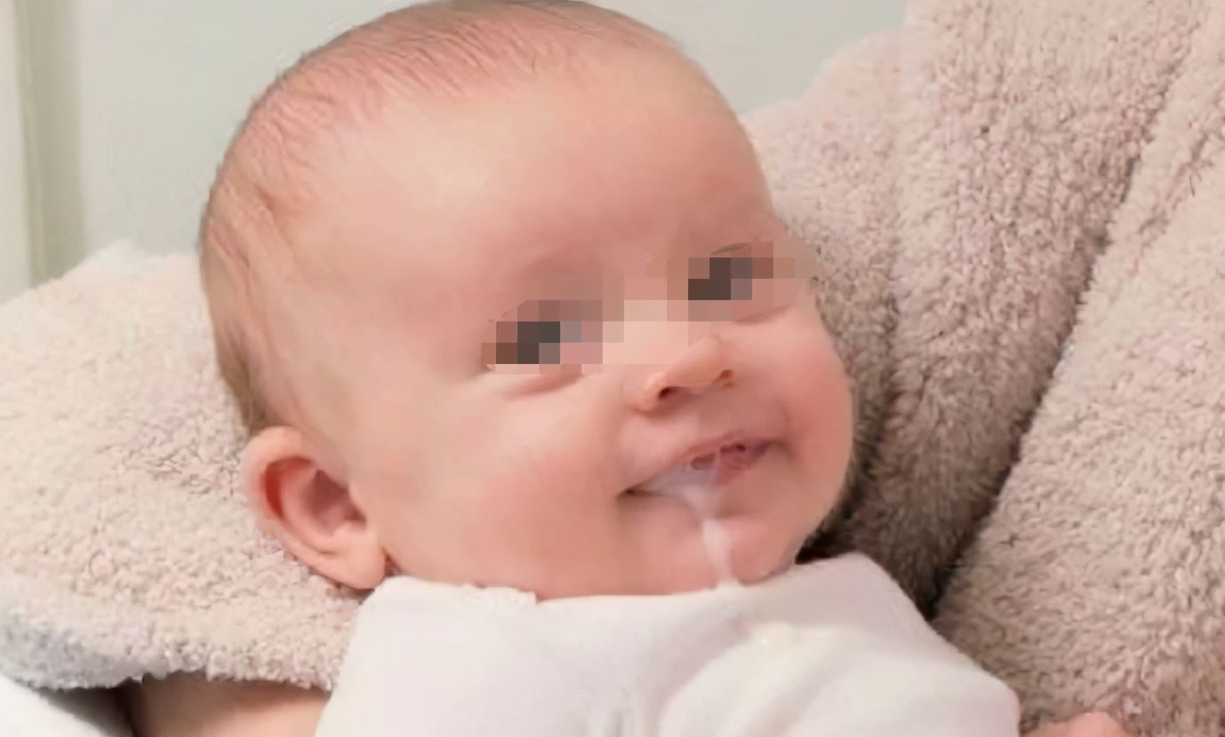 发育|宝宝出现几个表现,可能是智力低的“警钟”,两岁前治疗更易恢复