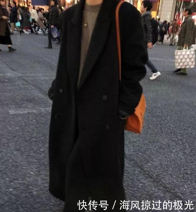 外套|外套穿搭经典的黑色外套,秋冬怎么穿才能气质不沉闷!