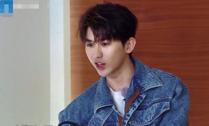 蔡徐坤出場李晨夸他瘦了,沙溢夸他帥了,但baby的贊揚(yáng)他最愛聽