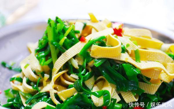 年夜饭，别总是大鱼大肉的，学会这道“万能凉拌汁”，拌啥啥香