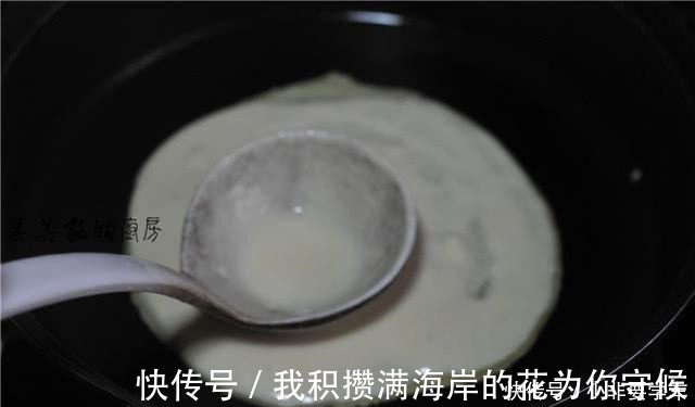 早餐|一个鸡蛋一勺粉，营养早餐并不难，金黄焦嫩，从此不吃早餐摊！