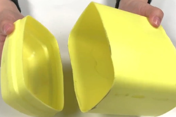 谁还买熨斗啊洗洁精瓶切两刀，衣服1秒变平整，真是太聪明了