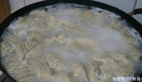 活了那么久,此种饺子馅我还是第一次吃,我连吃了三碗