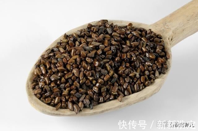 危险|玩蹦床的孩子突然哭喊着脚好痛细数儿童游乐场里隐藏的那些危险