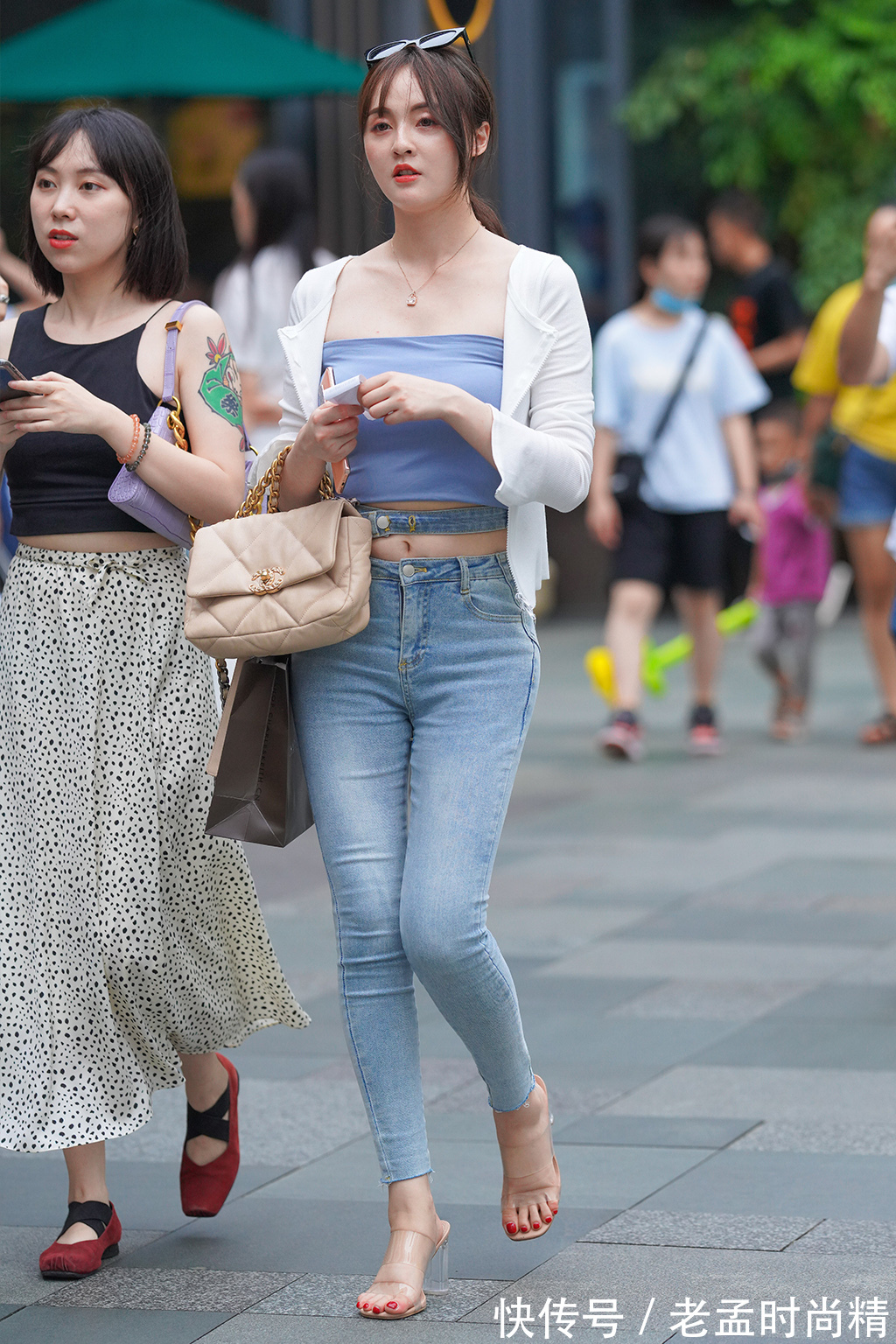 针织单品|初秋必备的针织单品,开衫穿出了清新优雅的美,显气质又百搭