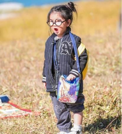 阿拉蕾 为给弟弟赚学费出道的阿拉蕾,被预言会长残,8岁的颜值打脸众人