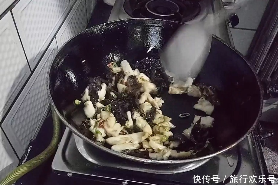  美味|木须肉色泽丰富营养美味，在家这么做更香美，再也不馋饭店的菜了