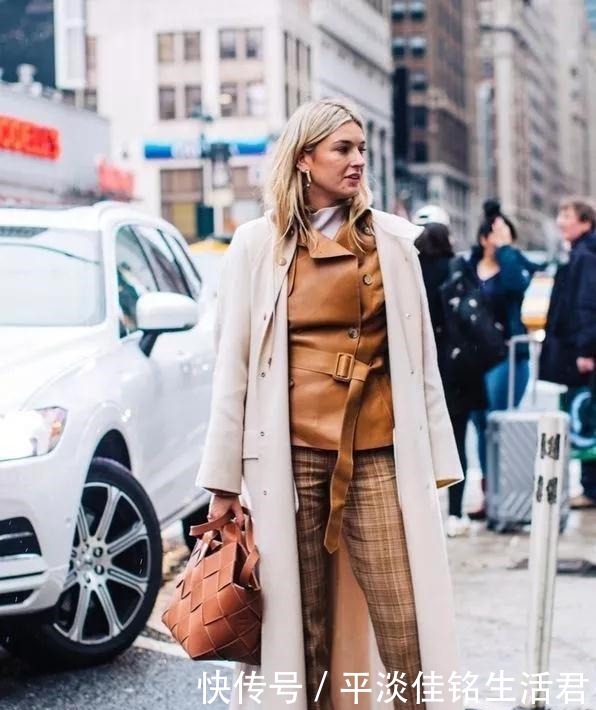 毛绒大|入冬外套先别着急买,建议试试这4件大衣,遮肉保暖一手抓!