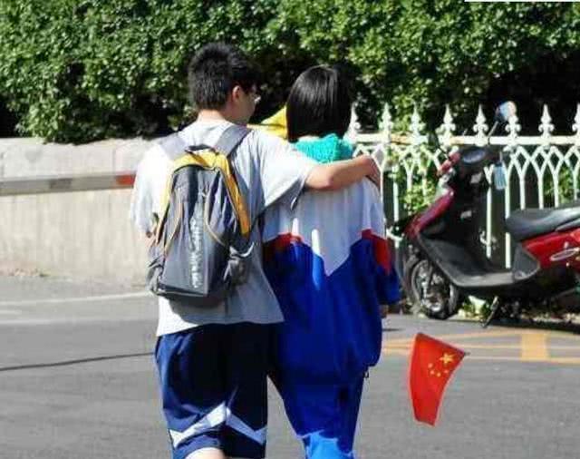 还记得当年那个《非诚勿扰》的“拜金”女孩吗？她现在怎么样了？