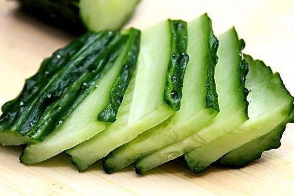 吃法|黄瓜的4个错误吃法，还有可能引起腹泻，尤其老人孩子要当心